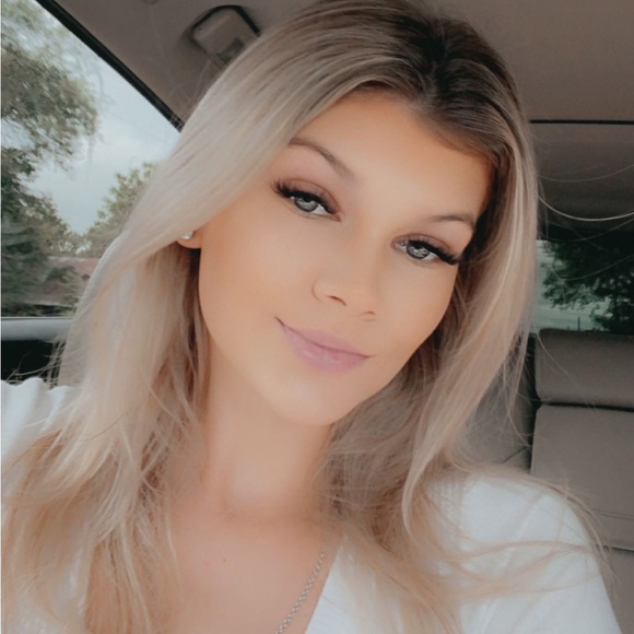 Meet your Posher, Callie - Picture 3 of 3